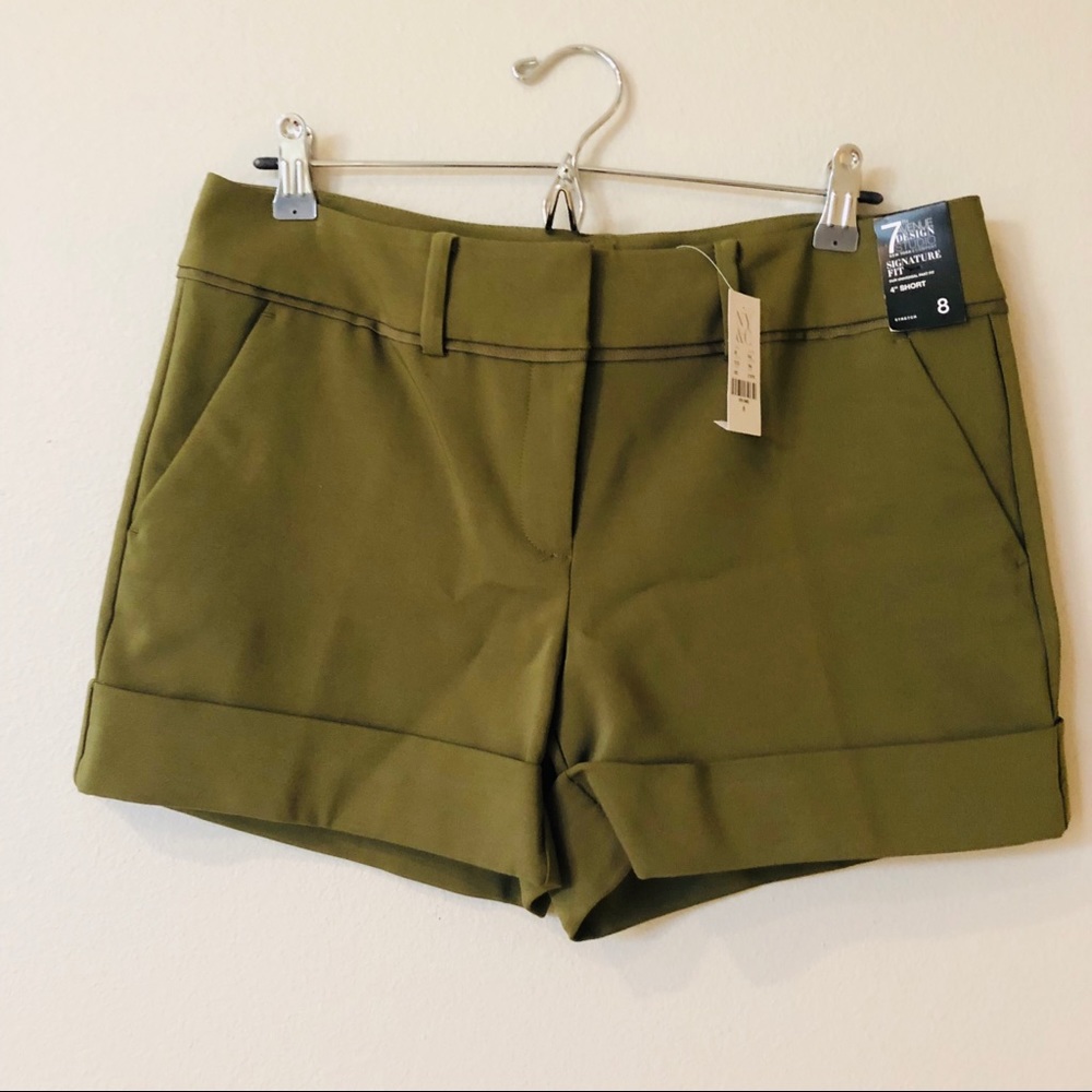 NYC NWT Gorgeous Shorts SIZE 8 Army Green color